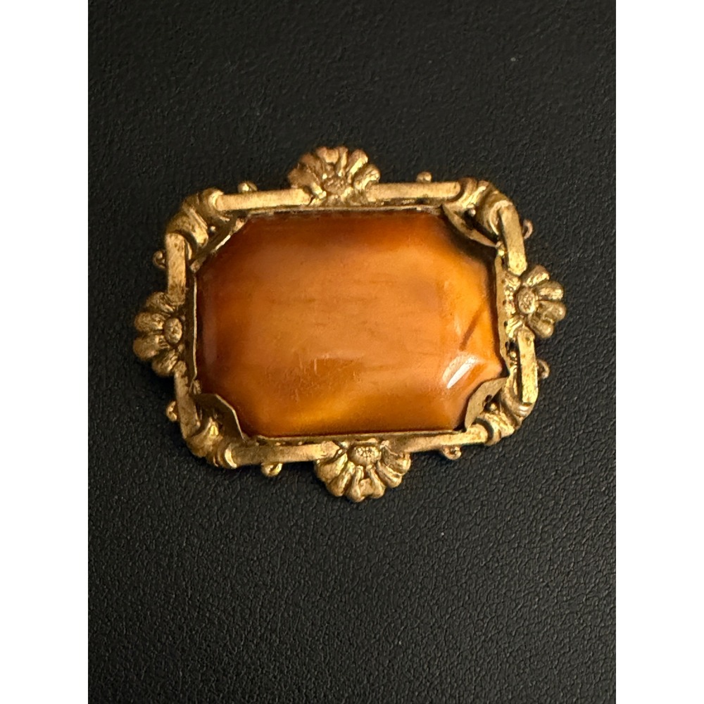Antique Art Nouveau Brooch Gold Tone Fall